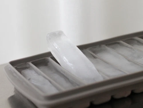 Aya&Ida isterningebakke i driftwood farve med aflange rum