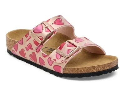 Birkenstock Arizona Kids sandal i lyserød med hjerteprintBirkenstock Arizona Kids sandal i lyserød med hjerteprint