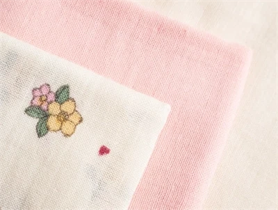 That\'s Mine Bora stofbleer 3-pack sweetheart petals tekstur tæt på