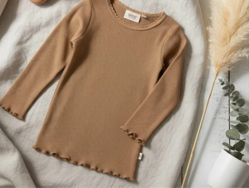 Wheat caramel t-shirt rib lace