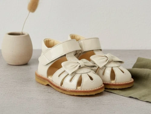 Angulus begynder sandal buttermilk med velcro og sløjfe