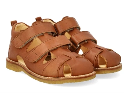 Angulus sandal i cognac til børn med velcroremme og lukket tå