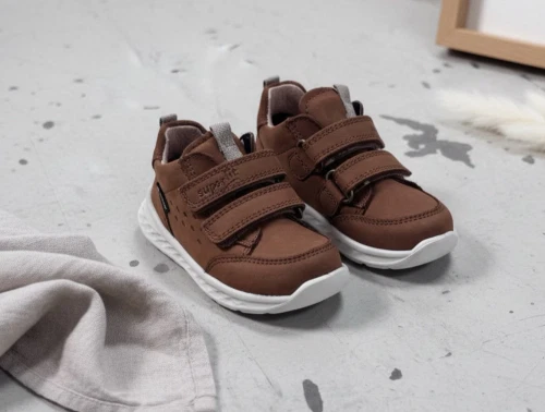 Superfit Breeze børnesko i brun nubuk med velcro og GORE-TEX  