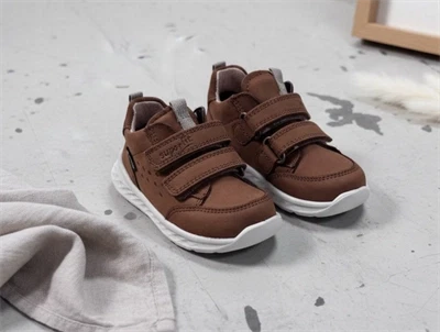 Superfit Breeze børnesko i brun nubuk med velcro og GORE-TEX  