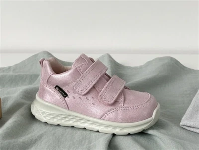 Superfit Breeze sneaker i lys lilla nuance med glimmerlook og velcroremme