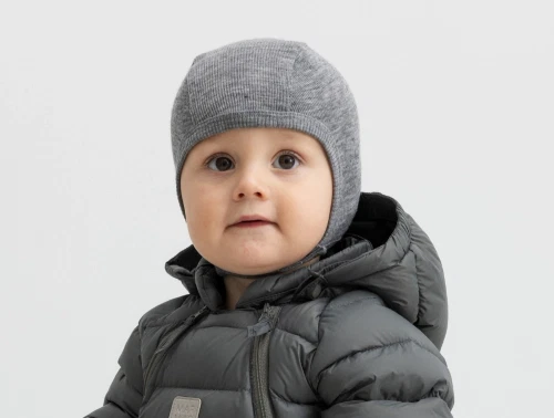 MarMar Copenhagen hjelm i grey melange uld rib vist på barn