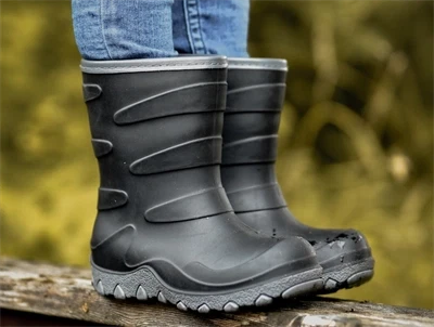 Mikk-Line termostøvle i sort set forfra