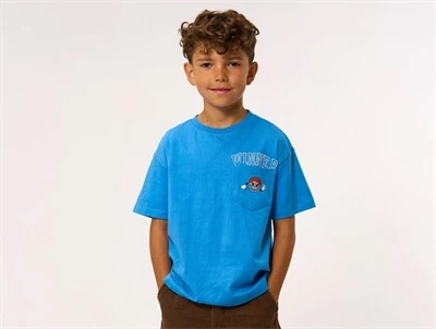 THE NEW blå t-shirt med winner print foran og brystlomme