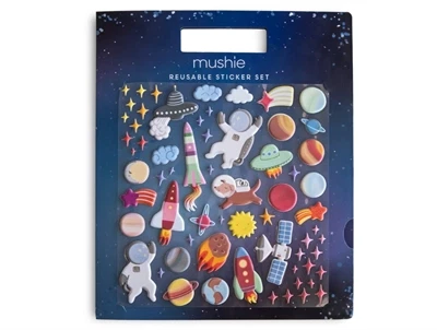 Indhold med rumfigurer fra Mushie klistermærkesæt space