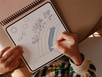 Mushie genanvendelig vandmalebog vehicles i brug