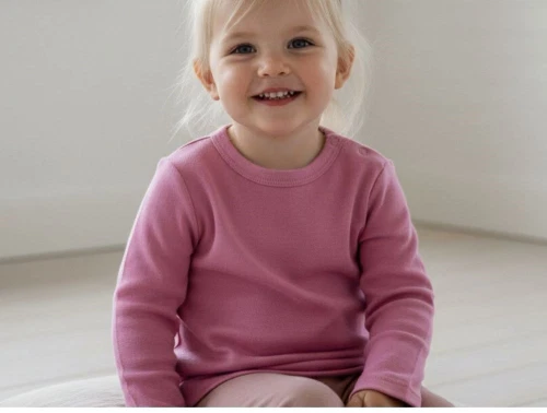 Joha uldbluse pink med lange ærmer set på sød pige