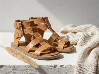 Arauto RAP cognac sandal Gaby med spænder