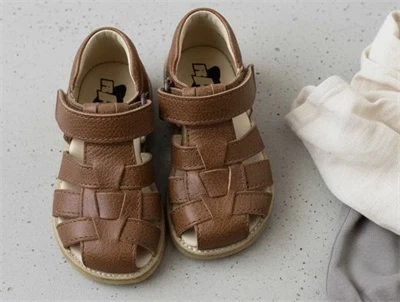 Arauto RAP cognac sandal Kenn