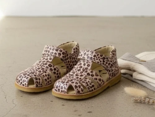 Arauto RAP sandal nude leo med velcro