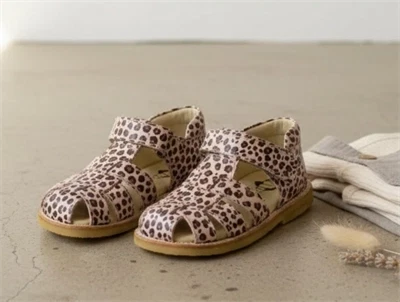 Arauto RAP sandal nude leo med velcro