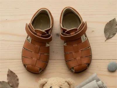 Pom Pom sandal camel med velcro
