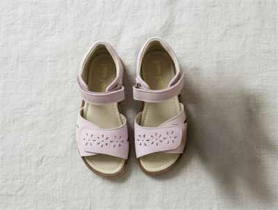 Pom Pom sandal lavender med velcro