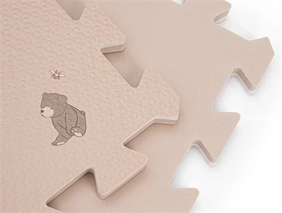 That’s Mine Alva legegulv bees and bears i beige med print