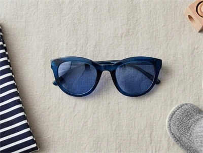 Mads Nørgaard dark blue solbriller Das (voksen)