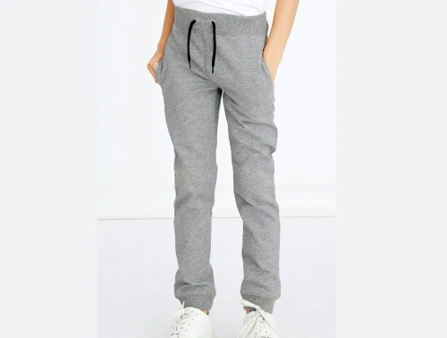 Name It sweatpants i grey melange båret af barn
