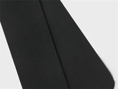 detalje af sorte strømpebukser fra Name It