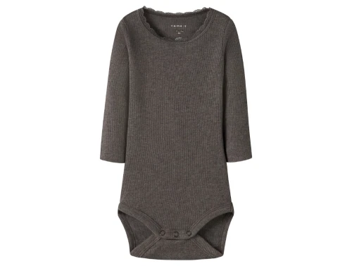 Name It body i brun nuance med blondekant ved halsen