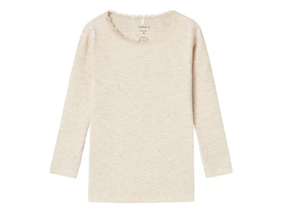 name it ribbluse beige med blondekant forfra