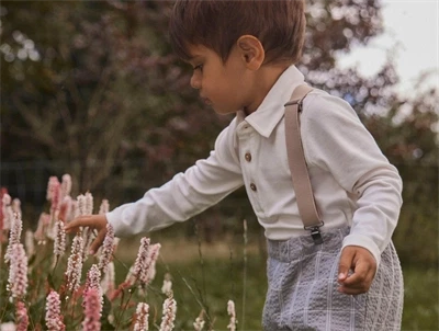 Lil\' Atelier seler i beige nuance pa barn med justerbare stropper