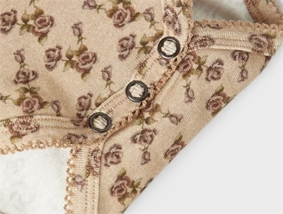 Lil Atelier body warm sand flowers