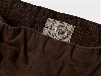 Name It cargo bukser i mørkebrun nuance med lommer