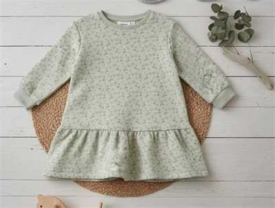 Lil Atelier moss gray sweatkjole blomster