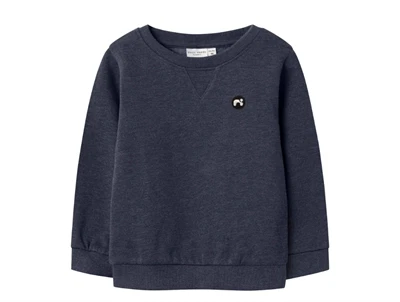 name it sweatshirt dark sapphire med badge forfra