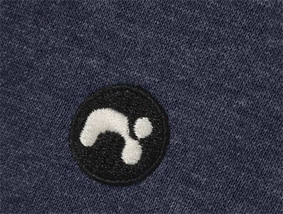 name it sweatshirt dark sapphire med badge detalje