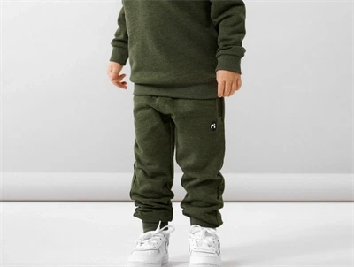 Name It sweatpants rifle green med badge