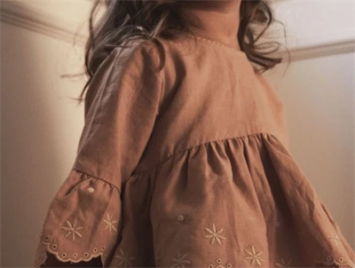 Lil Atelier nougat kjole