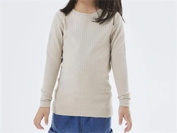 Ribbet langærmet top i beige fra Name It