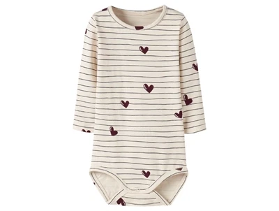 name it baby body i råhvid summer sand med striber og hjerteprint