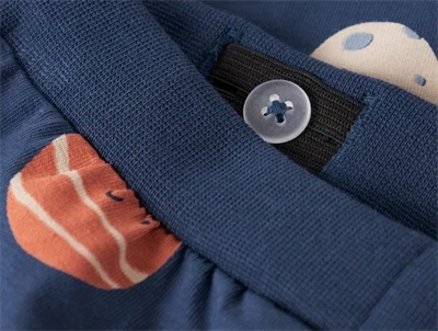 name it baby bukser insignia blue med planetprint