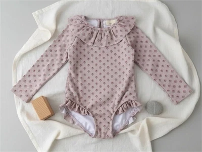 Lil Atelier violet ice blomstret badedragt