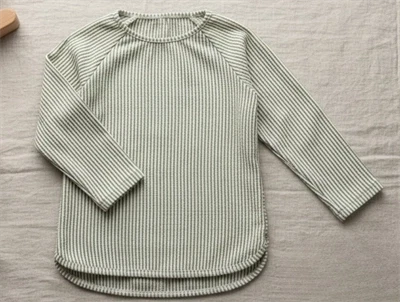 Lil Atelier dried sage stribet badebluse UPF 50+