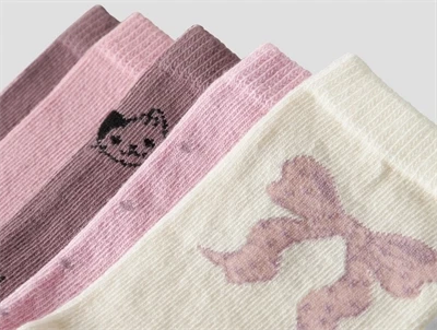 name it mini strømper i lyse nuancer cloud dancer 5-pak med sløjfer og prikker