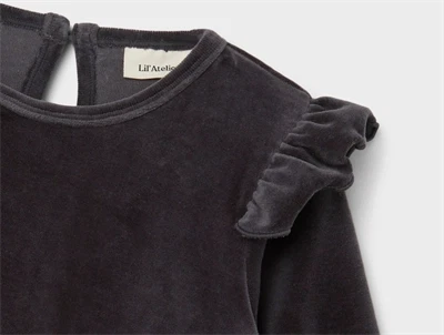 Lil Atelier periscope velour kjole