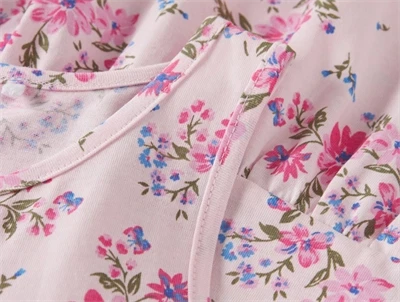 Name It kjole i ballerina bouquet med blomsterprint  nærbillede