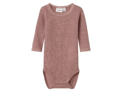 Name It uld body i antler merinould med hulmønster og blondekant