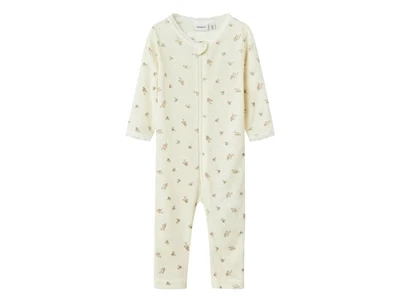 Name It uld natdragt i snow white med hulmønster og blomsterprint