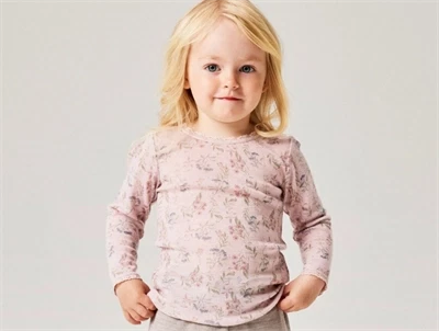 Name It merinould bluse i lilla nuance med blomsterprint