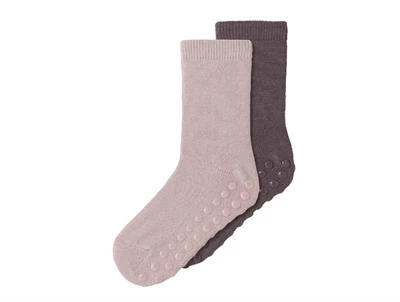 Name It strømper 2-pak i shadow gray og sparrow med skridsikre dutter i merinould mix