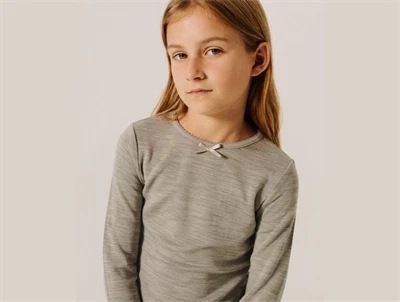 Name It bluse i grå-brun merinould mix med lange ærmer