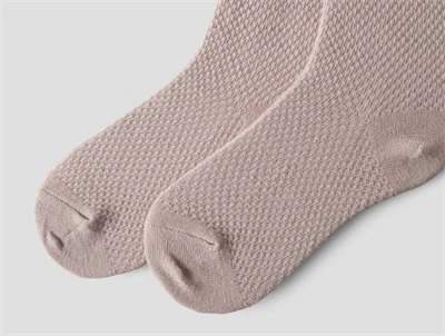 Detalje af Name It strømpebukser i shadow gray støvet rosa nuance med uld