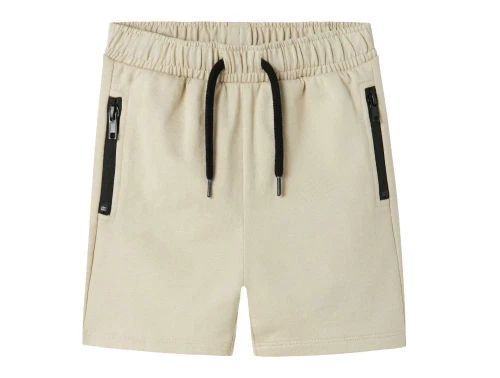 name it shorts i beige med sorte lynlåslommer, set forfra